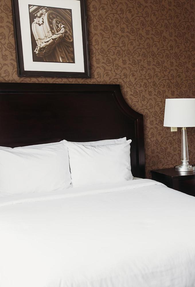 Queen Room interior